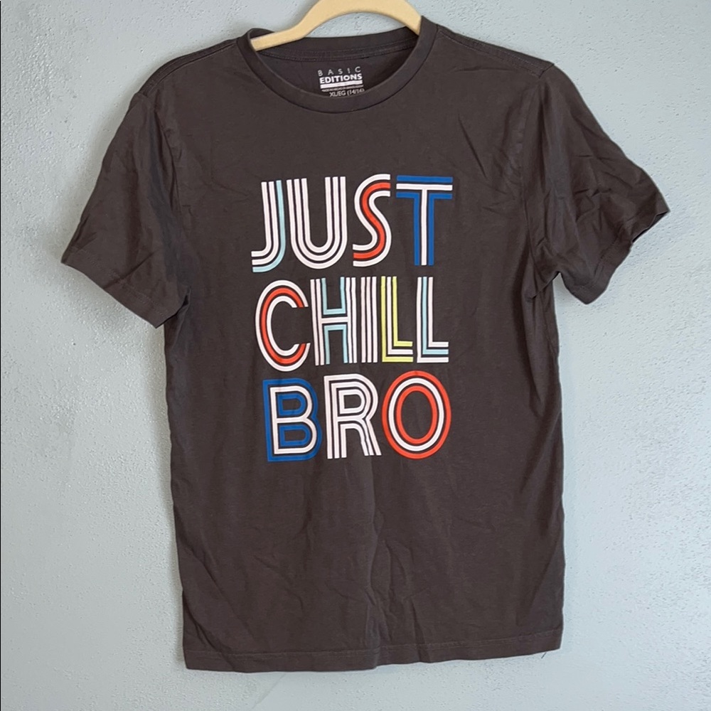 Basic Editions boys Graphic T-Shirt. Like new